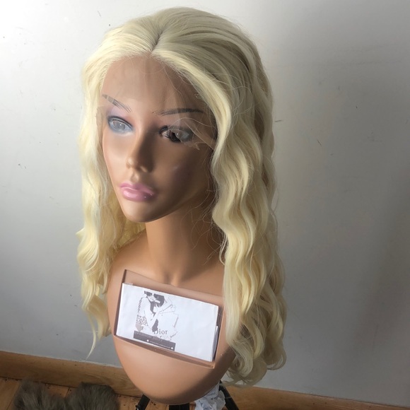 20” BLONDE WAVY LACE FRONT WIG *NEW*